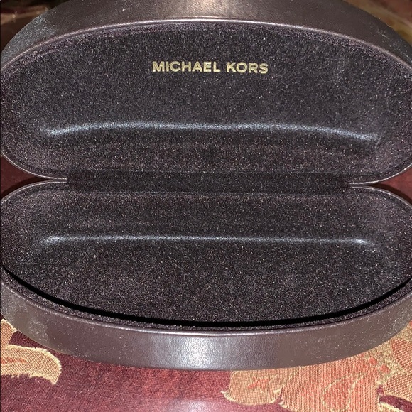MICHEAL KORS EYEGLASS CASE - Picture 2 of 2